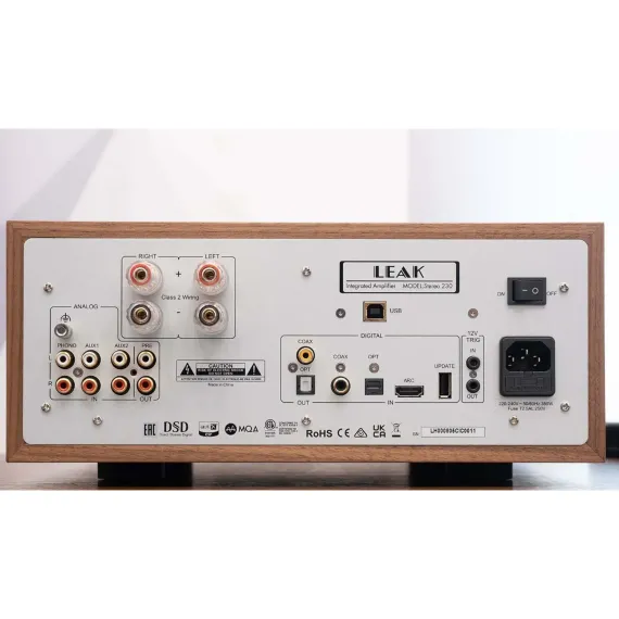 Leak Stereo 230 Walnut