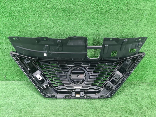 Решетка радиатора Nissan Qashqai 2 j11 (2017-2023)