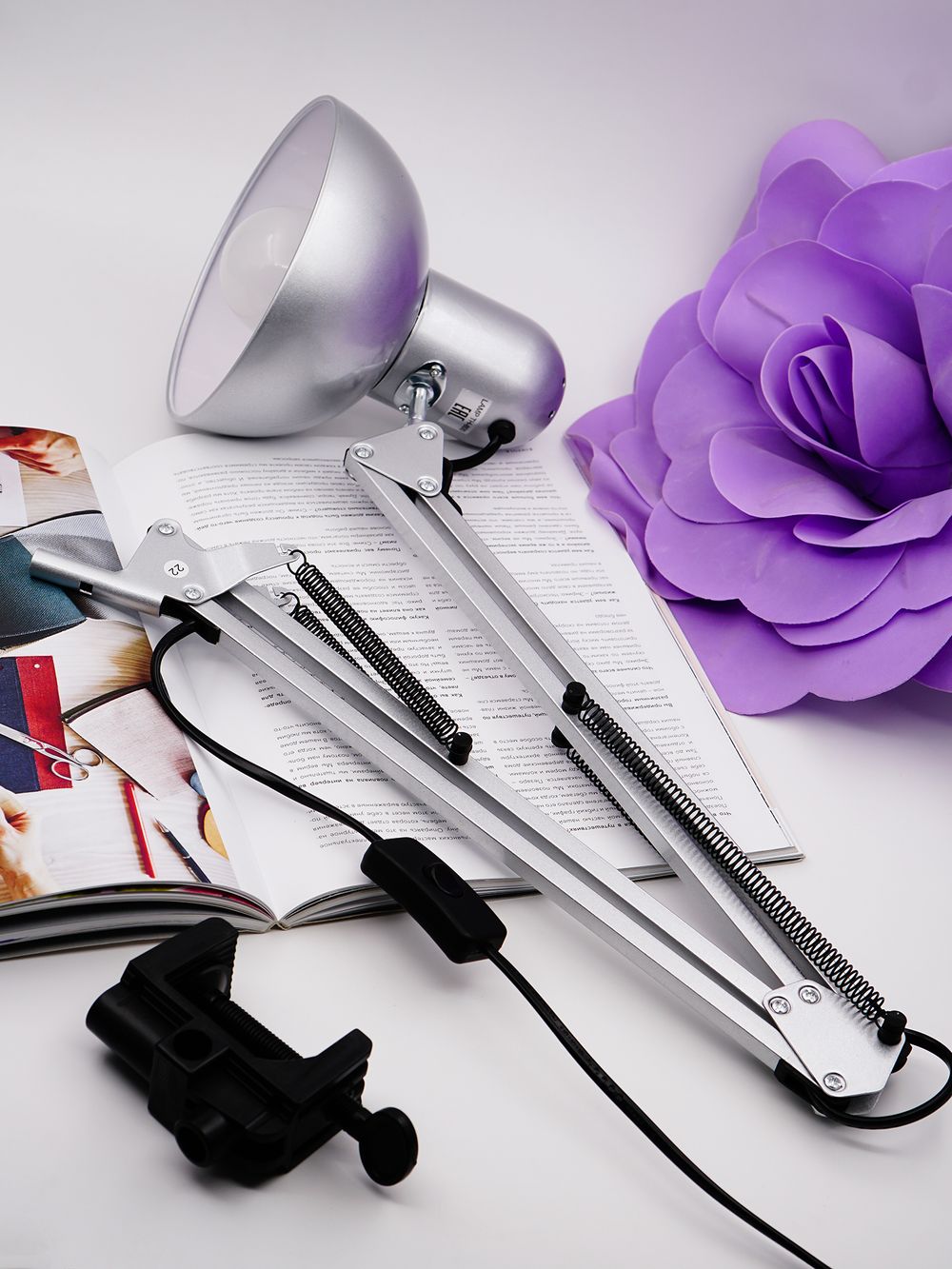 Лампа настольная для бликов