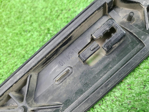 Накладка двери передняя левая BMW X7 G07 (19-нв)