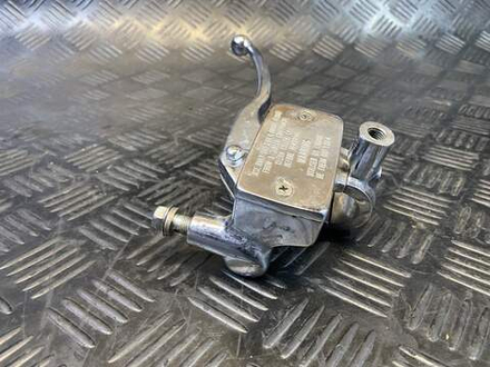 Цилиндр переднего тормоза Suzuki Intruder VS750 VR51A