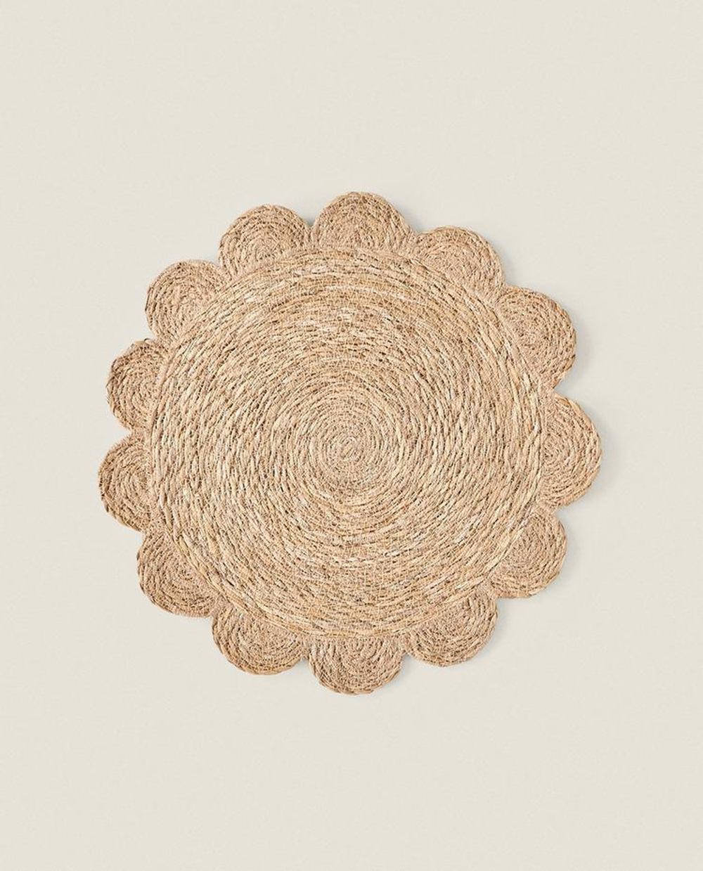 ZARA HOME ПОДСТАВКА ПОД СТОЛОВЫЕ ПРИБОРЫ ИЗ РОТАНГА «ЦВЕТОК», СВЕТЛО-БЕЖЕВЫЙ