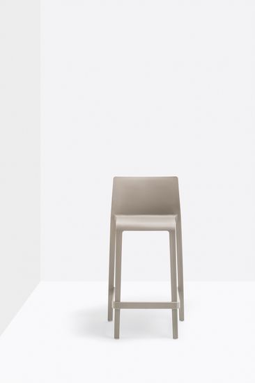 Стул пластиковый полубарный Volt