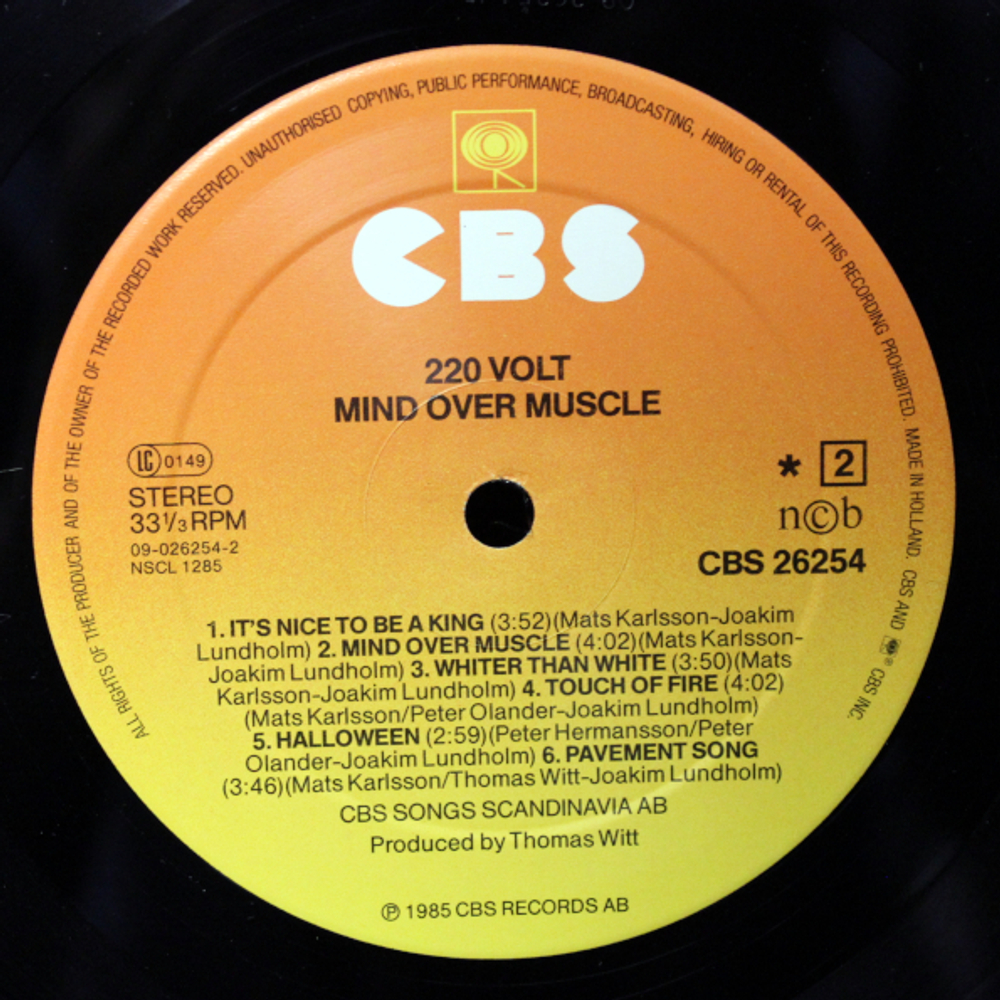 220 Volt / Mind Over Muscle (LP)