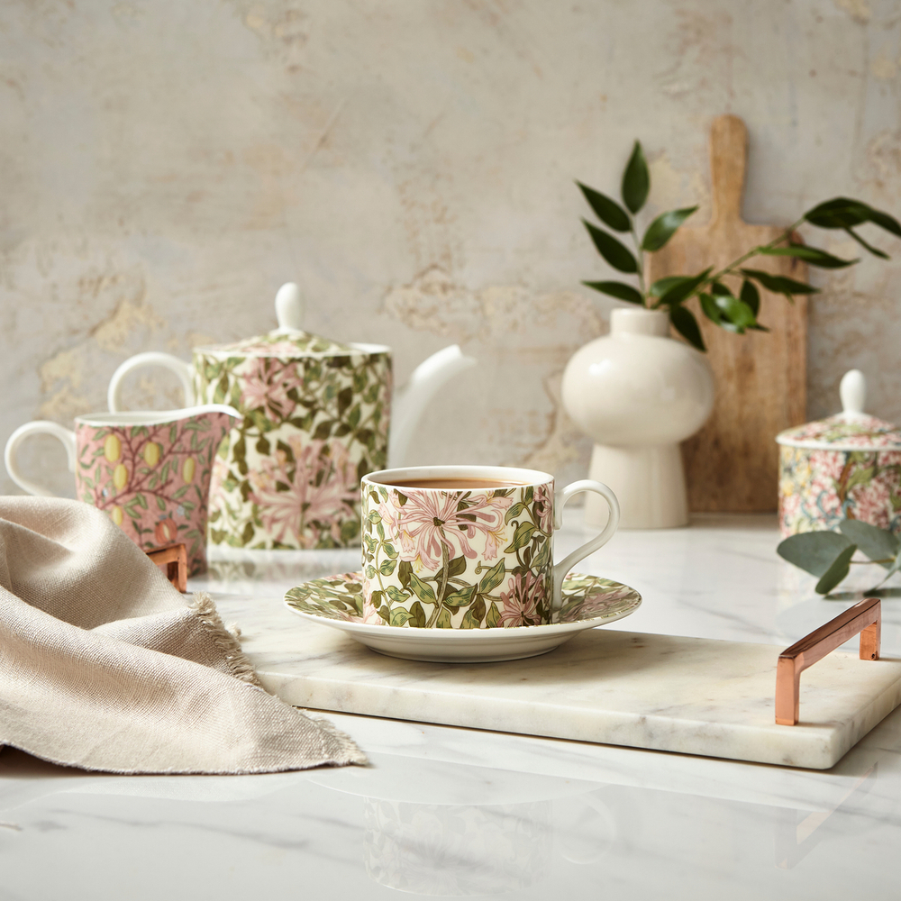 Spode Чашка с блюдцем от Morris & Co. Чайная чашка с жимолостью 280 мл