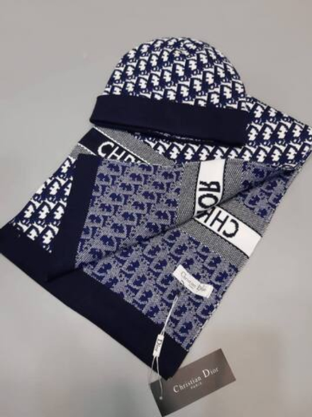 Комплект шапка и шарф Christian Dior