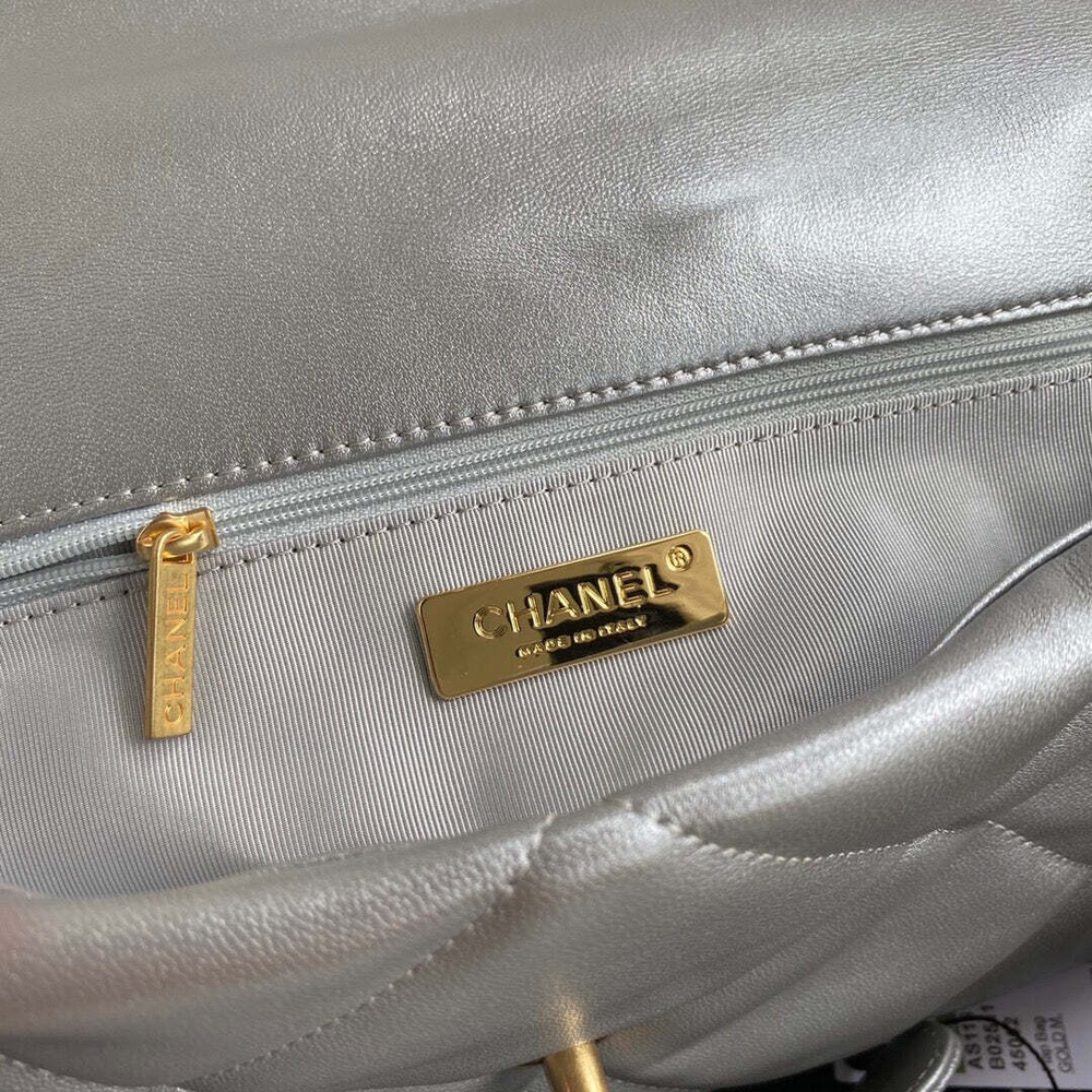 Chanel 19 Large 30 cm