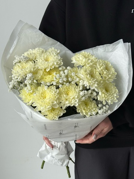 Букет из хризантемы и гипсофилы