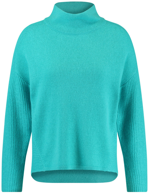 Свитер из шерсти