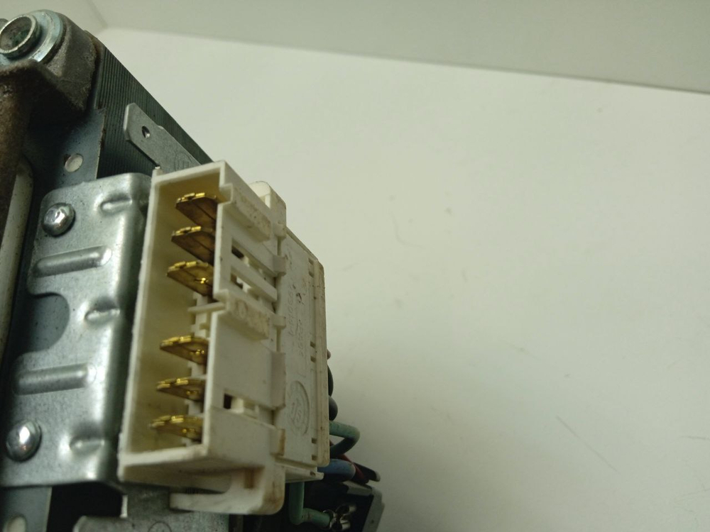 VMUF 501 B кт4 Двигатель к стиральной машине Indesit, Ariston C00299509 б/у