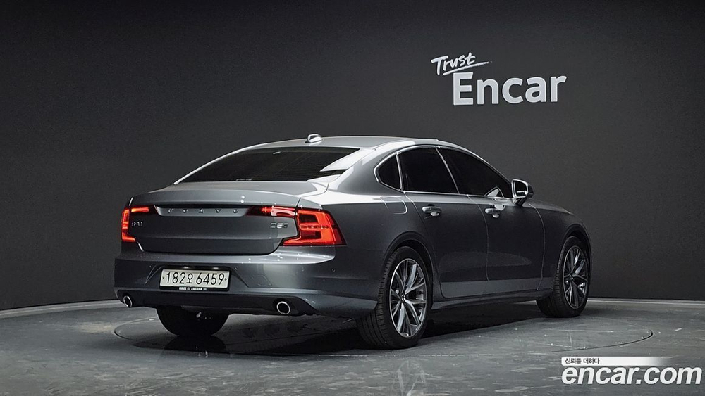 Volvo S90 D5 AWD Momentum (12.2019)