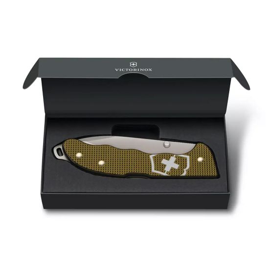Нож Victorinox 0.9415.L24 Evoke Alox Limited Edition 2024 клинок из стали 1.4116, рукоять Оксидированный алюминиевый сплав Alox (Aluminium Oxide)