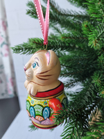 Котик в чайнике ёлочная игрушка из фарфора
