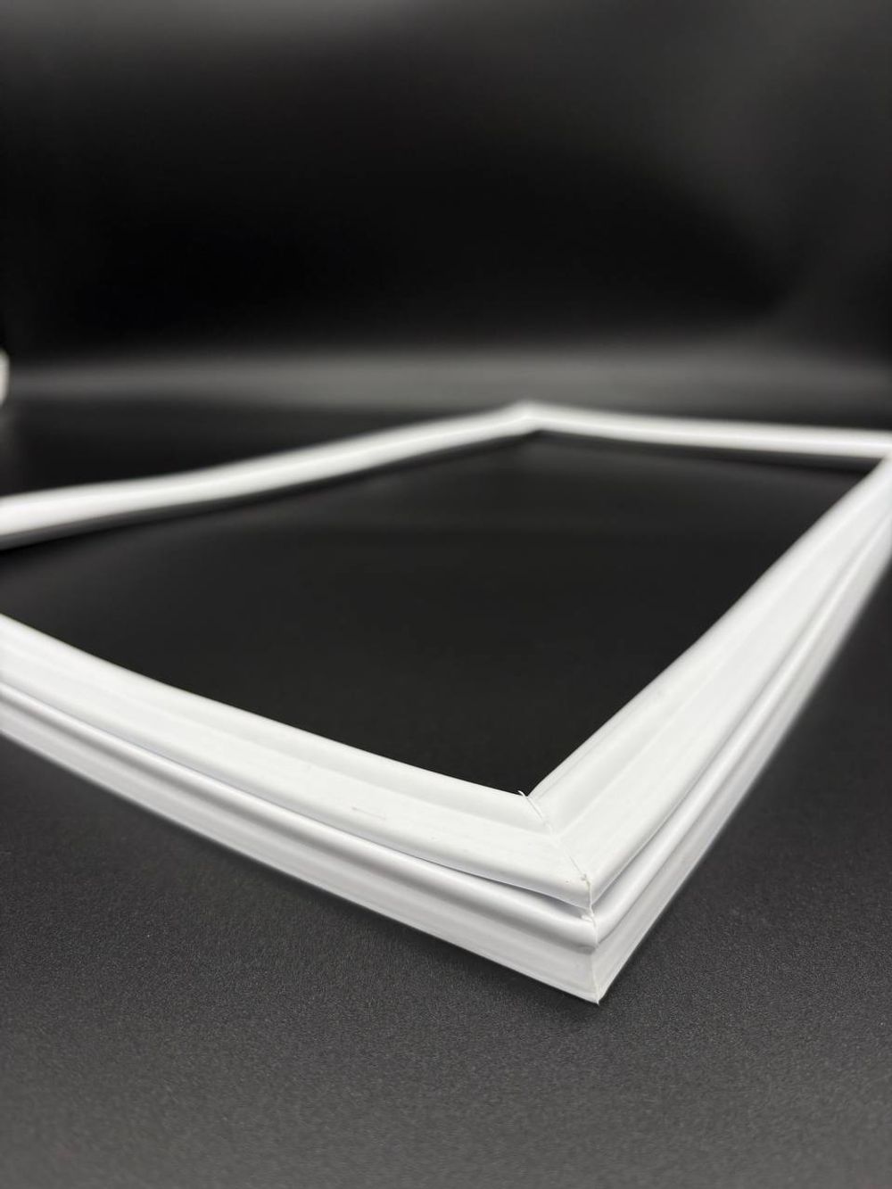 Уплотнитель для холодильника Electrolux ER 9007 В м.к. 580*575 мм (022/012 АНАЛОГ)