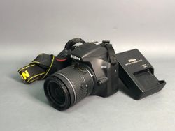 Nikon D3500 Kit AF-P DX 18-55mm VR 700 кадров