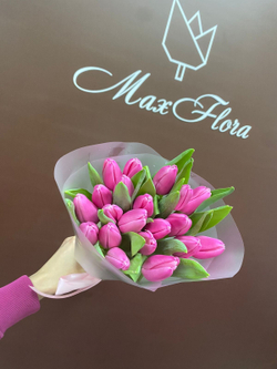 Букет 21 тюльпан 8 Марта М-64