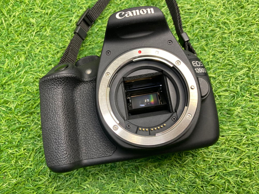 Canon 1200D kit 18-55mm IS II 26.300 кадров