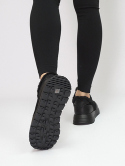 Кроссовки женские зимние