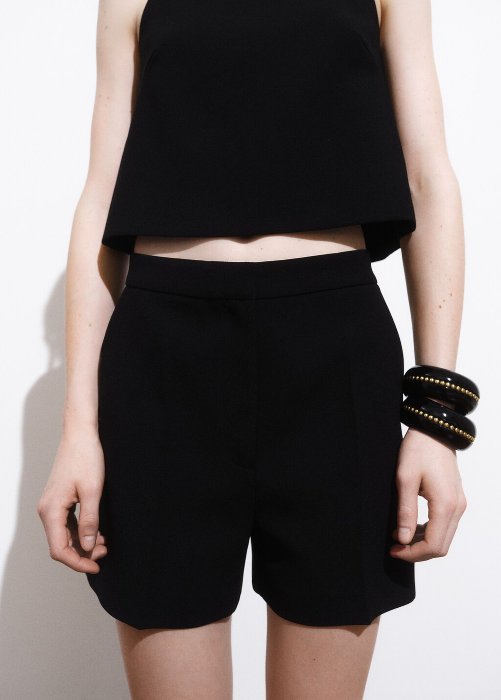 Прямые шорты с посадкой на талии