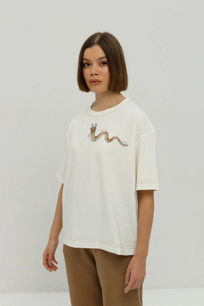 ФУТБОЛКА ФАЗЗИ МОЛОЧНЫЙ С ПРИНТОМ