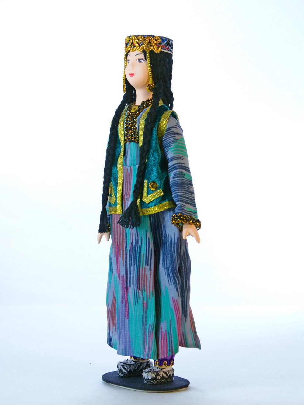 Кукла фарфоровая коллекционная Узбечка