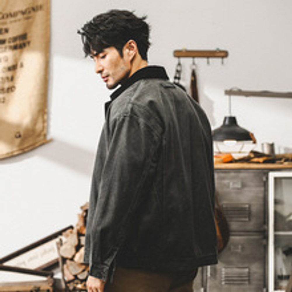 Мужская куртка "Детройтский Парень" с контрастным отложным воротником от бренда Jerrueno.