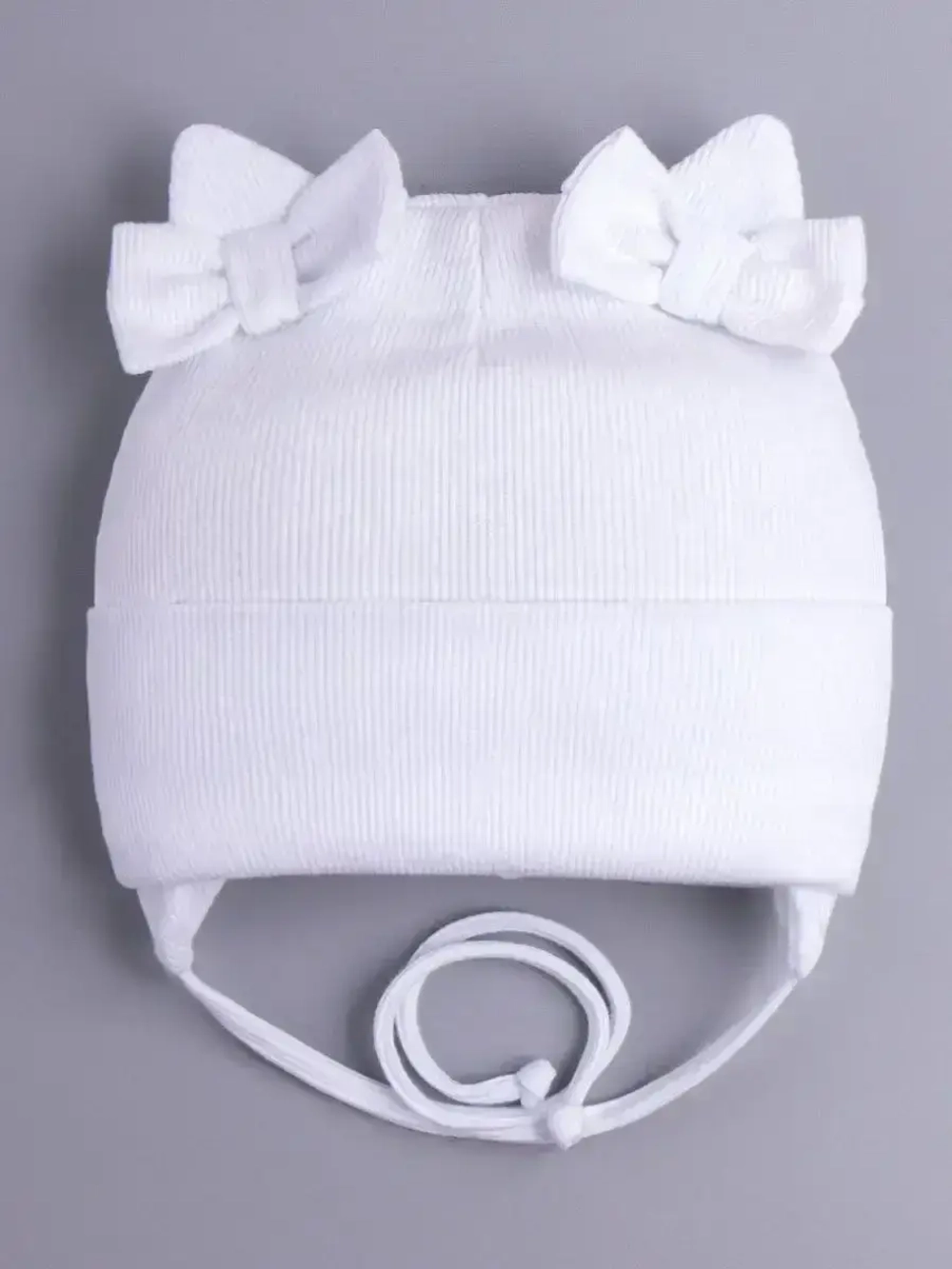 Шапка с ушками для девочки трикотажная на завязках