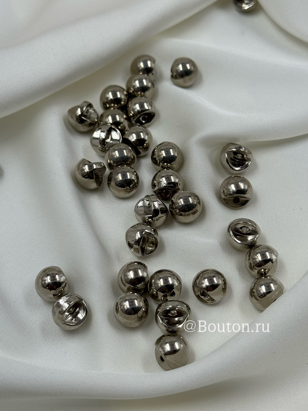 Пуговицы металлические серебристые на скрытой ножке
