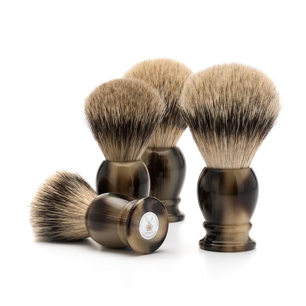 Помазок MUEHLE CLASSIC, барсучий ворс высшей категории Silvertip, смола, цвет рога, размер S (099 K 252)