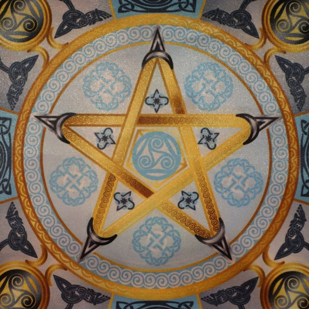 Магическая скатерть "Викка Воздушная Звезда Волшебная Сила Воздуха" (малая)