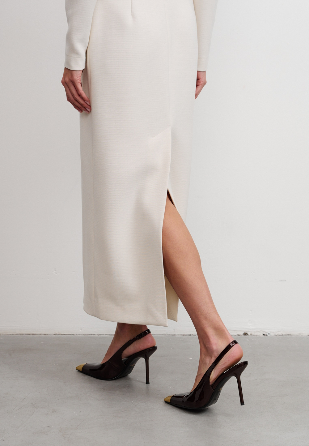 Платье-футляр, молочное