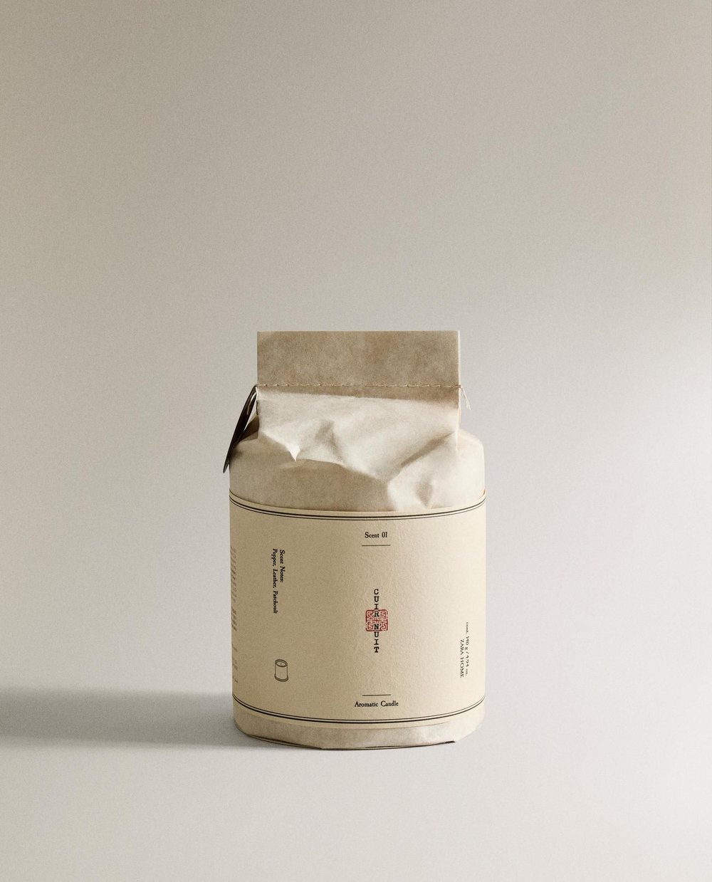 Zara Home - Ароматическая свеча cuir nuit, 140 г