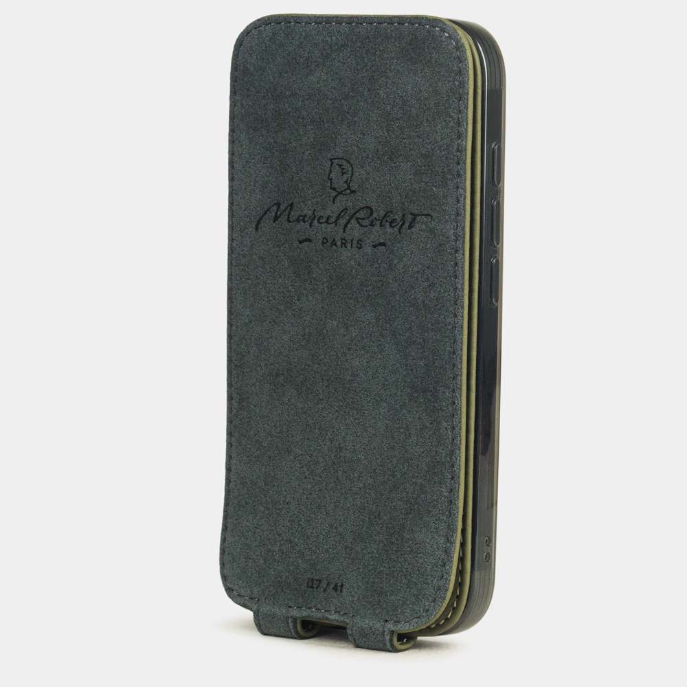 Чехол для iPhone 17 из кожи теленка, зеленого цвета