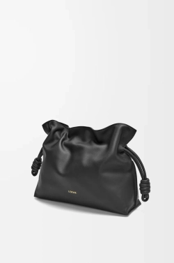 Loewe Сумка-клатч среднего размера Flamenco из телячьей кожи наппа, черный