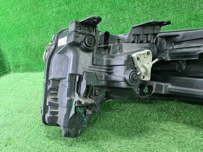 Фара правая Kia Carnival 4 (2020-2023) LED