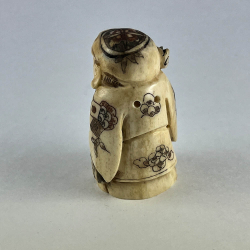 Статуэтка нэцкэ Эбису с рыбой