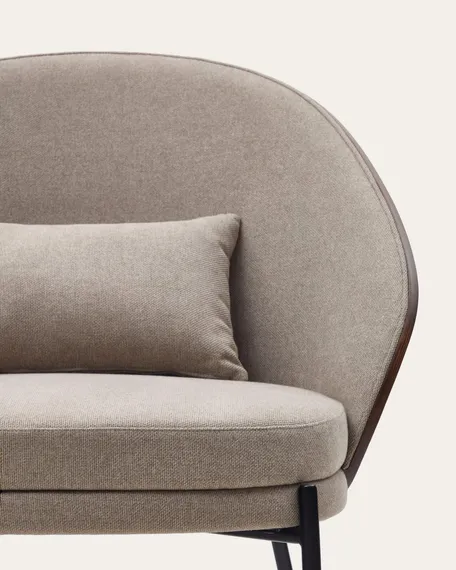 Кресло Eamy светло-коричневое с отделкой орех