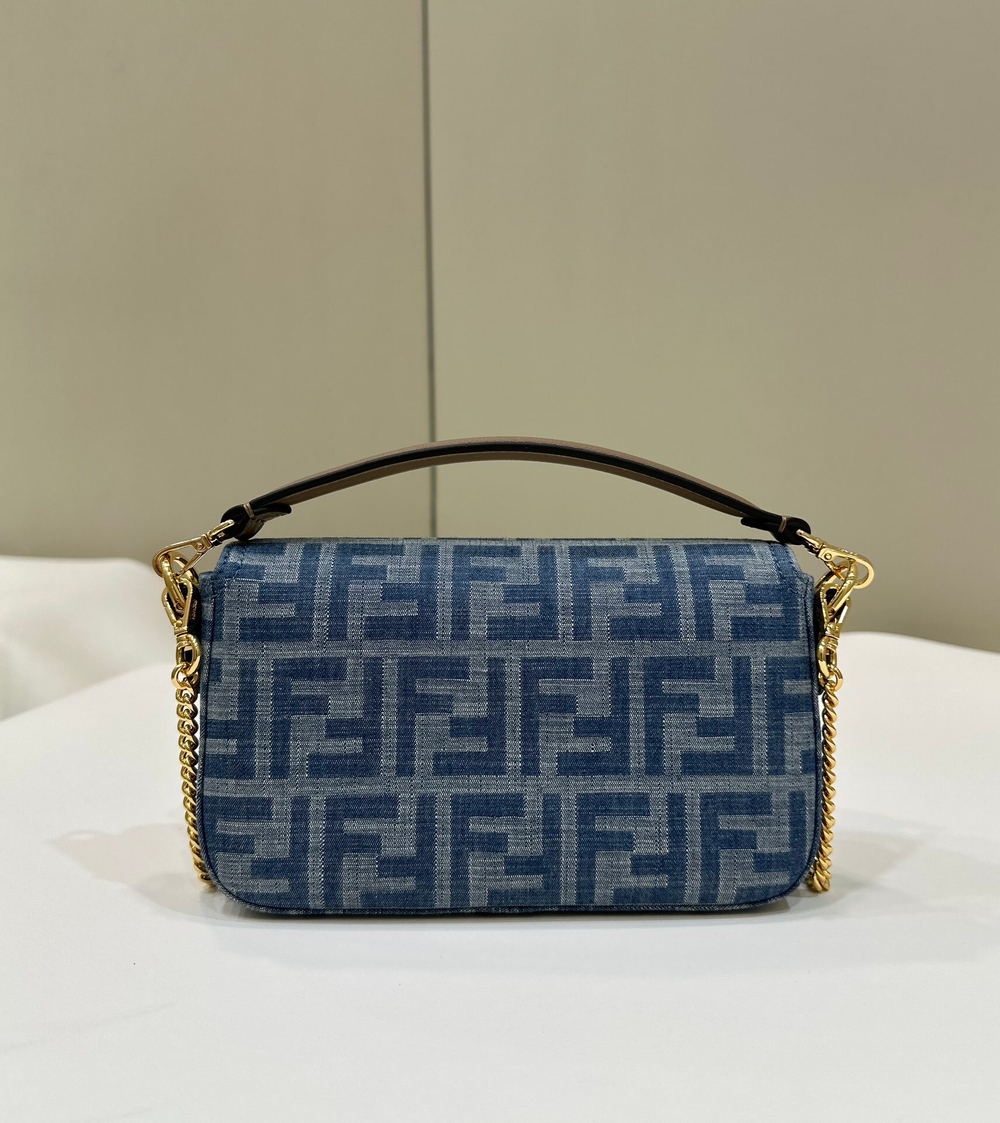 Fendi Baguette 19 cm