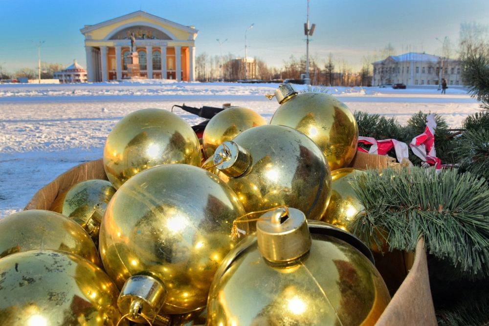Большие шары на елку