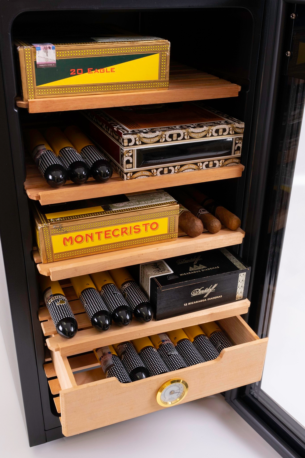 Электронный хьюмидор-холодильник Hovard Miller на 400 сигар — 810-050