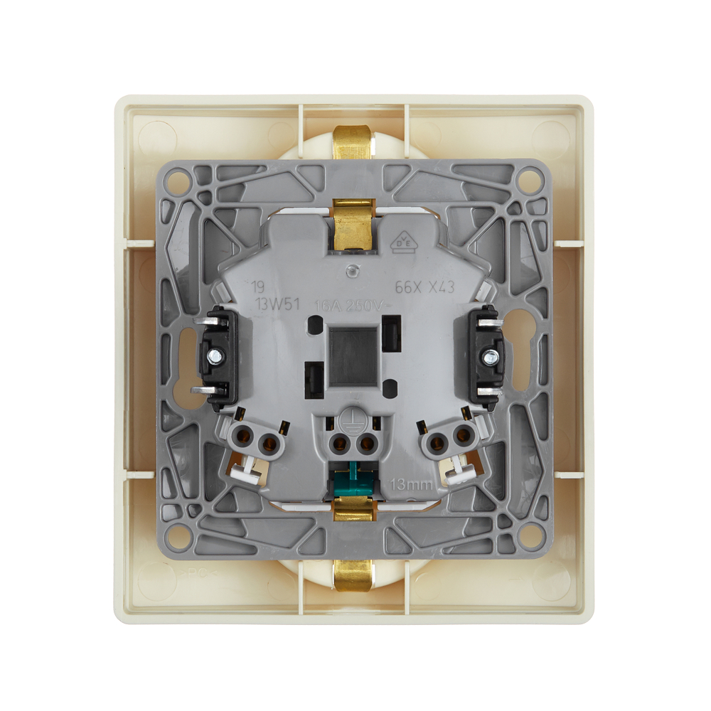 Розетка двойная с заземлением со шторками в сборе 16А 250В слоновая кость Inspiria Legrand