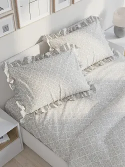 Декоративная наволочка с рюшами, оборками "Классика" 40х60 см, 1 шт, без молнии