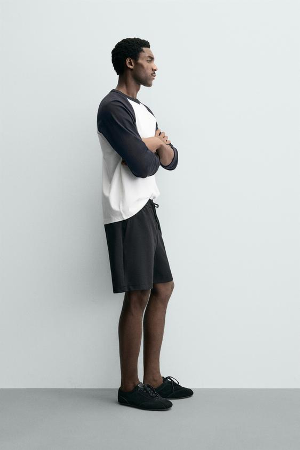 ZARA ШОРТЫ КОМФОРТНОЙ ПОСАДКИ ИЗ РЕЛЬЕФНОЙ ТКАНИ, ЧЕРНЫЙ