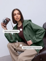 Ветровка с капюшоном