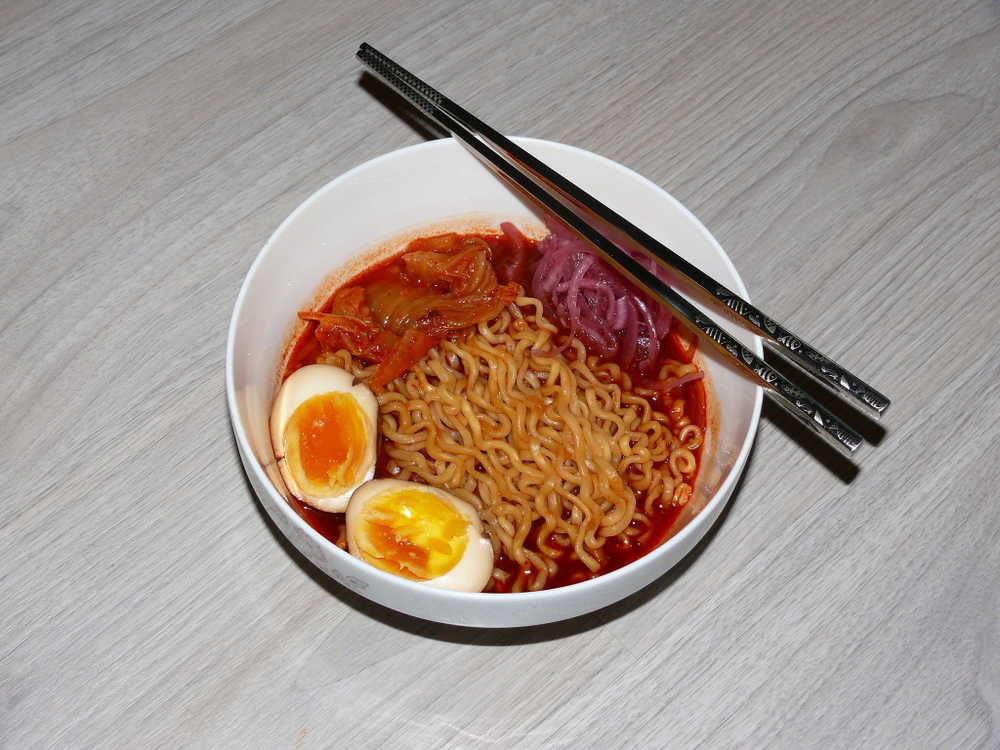 Лапша быстрого приготовления 135г х 1 шт. Samyang HOT CHICKEN FLAVOR RAMEN HABANERO&LIME со вкусом курицы, острого перца и лайма.