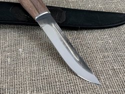 Финский нож Леуку, рукоять орех