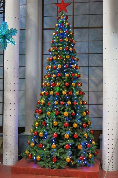 Искусственная ель Виктория Люкс, уличная, ствольная, 5.5 м., ПВХ, ПромЕлка (VK550LX)