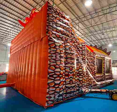 Коммерческий надувной батут «Драконье логово», с крышей, 12*8*7 м