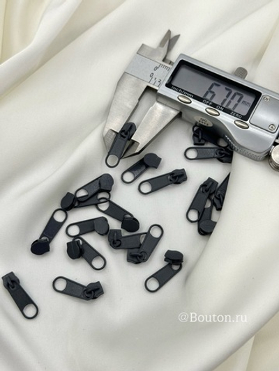 Собачка / бегунок для молнии темно-серый (графит) 6,5 мм