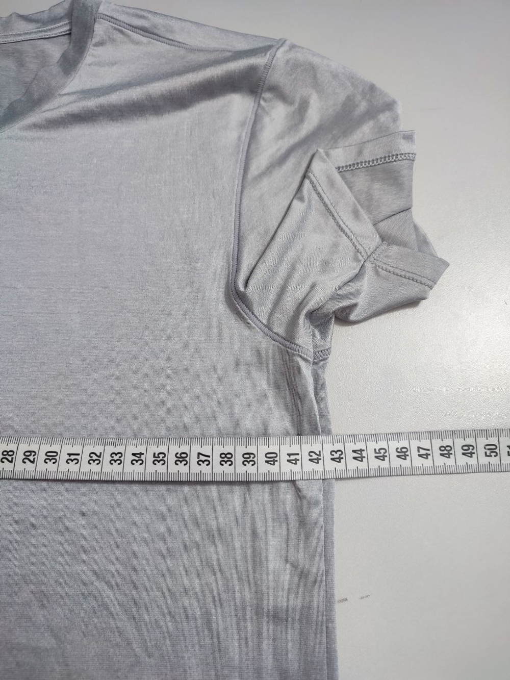 Футболка Uniqlo спортивная 42 размер